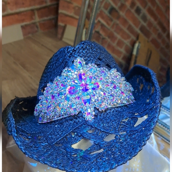 Fabulous Cowboy HAT - Picture 3 of 11
